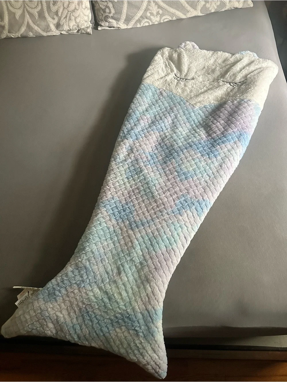 Jessica Simpson Plush Kids Blanket - Light Blue and White